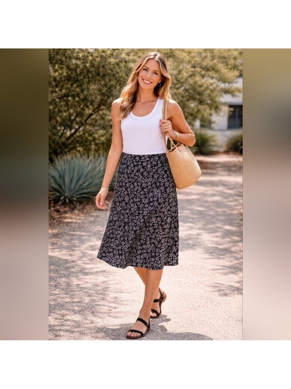 Ripskirt Hawaii Black Floral “Farmhouse Twigs”  Skirt Size Large NWOT